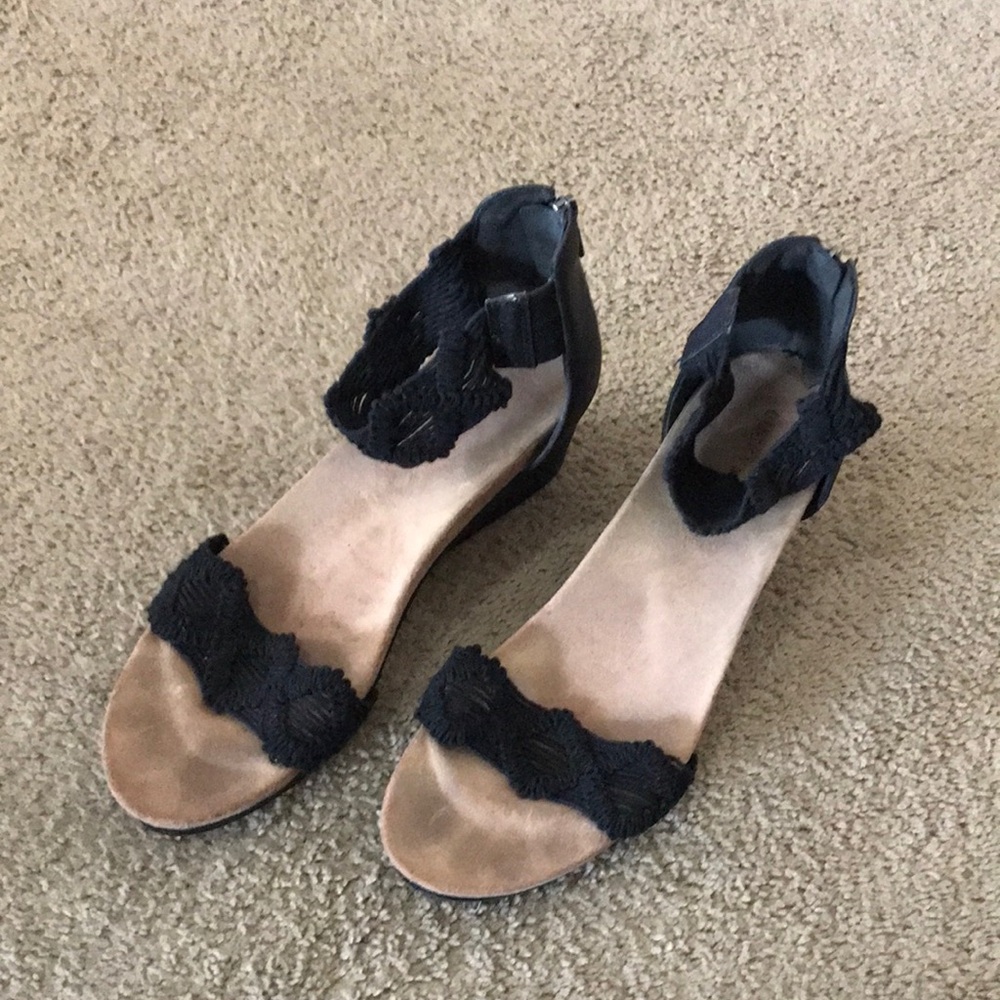 WOMENS SHOES